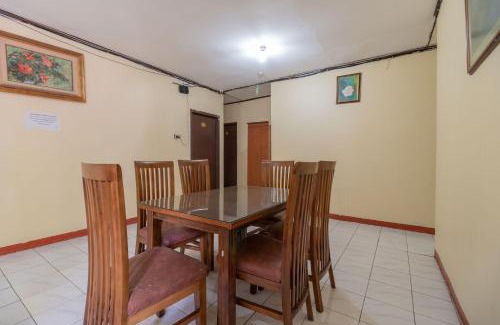 Gandaria-selatan Hotel | RedDoorz near Pondok Indah Water Park