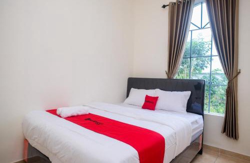 Purwokerto Hotel | RedDoorz near Terminal Bus Purwokerto
