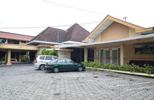 Laweyan House | RedDoorz Plus @ Laweyan