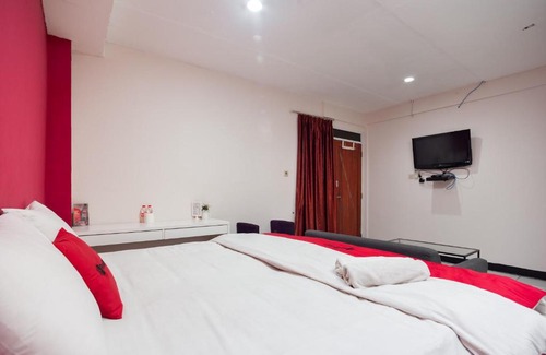 Gading House | RedDoorz Plus near Mall Kelapa Gading