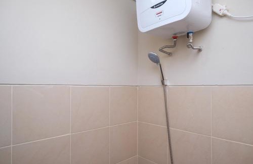 Laweyan Hotel | RedDoorz Plus near RS JIH Solo