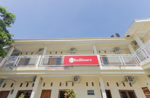Pasuruan Hotel | RedDoorz Syariah near Alun Alun Pasuruan