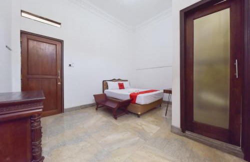 Cigadung Hotel | RedDoorz Syariah near Dago Pakar 2