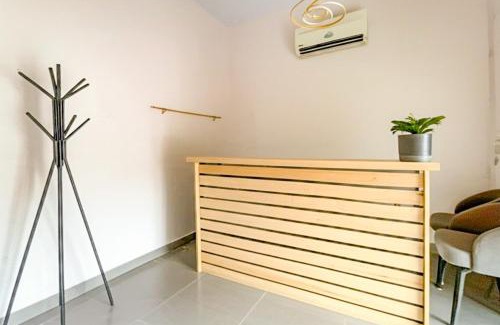 Sukorejo Hotel | RedDoorz Yasmine near Taman Dayu