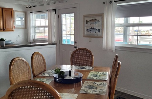 Oak Hill Cabin | Redfish Cabin - Sleeps 8 - Boat Dock & Ramp