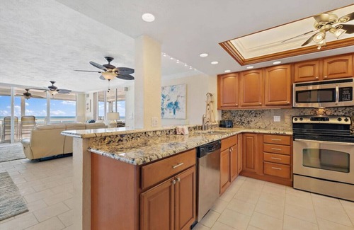 Redington Beach Condo | Redington Towers 3F|2BD|2BA| Beachfront