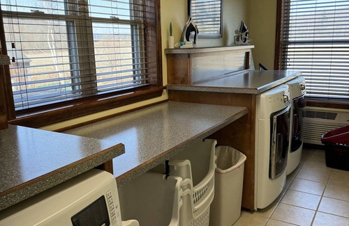 Colliersville Hotel | Redwood Inn & Suites Room #6 - impeccably clean motel between CDP & ASV
