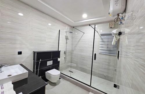 Igwuruta Hotel | Reens Suites and Apartments