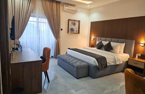 Igwuruta Hotel | Reens Suites and Apartments