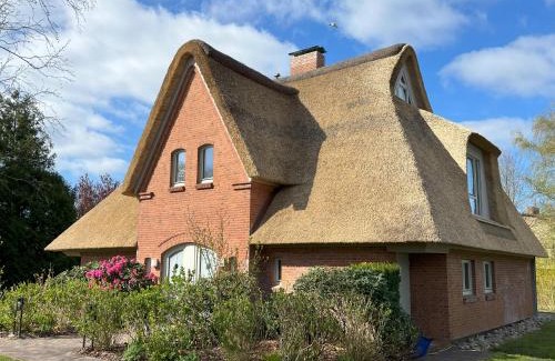 Tating House | Reetdach-Landhaus Mini Haubarg