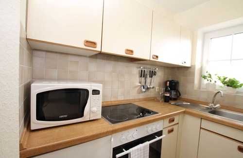 Busumer Deichhausen Apartment | Reethaus Seeschlößchen, apartment Sturmmöwe, only 200m to the beach