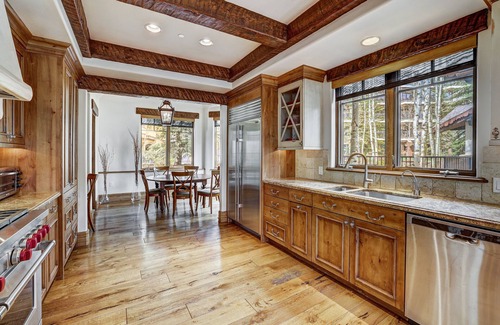 Vail Condo | Refined 5 BR Private Home with Private Hot Tub by RedAwning - Save 20% on 7+ Nights!