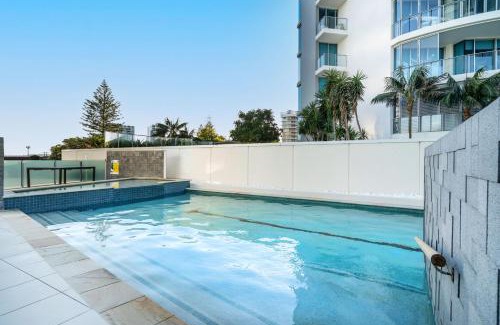 Coolangatta Resort | Reflection on the Sea
