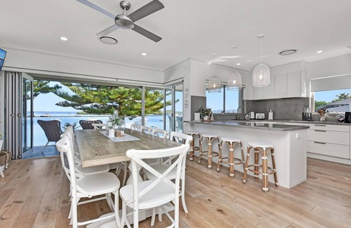 Soldiers Point House | Reflections at Sunset Beach - a stunning 5-bedroom, absolute waterfront property at Soldiers Point