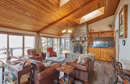 Schroeder House | Reflections Cabin on Lake Superior - Near Lutsen