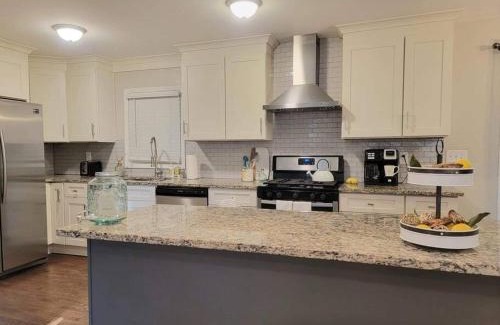 Smyrna House | Refreshed! Private 4BRMs 2 Bath - 2 King Beds!