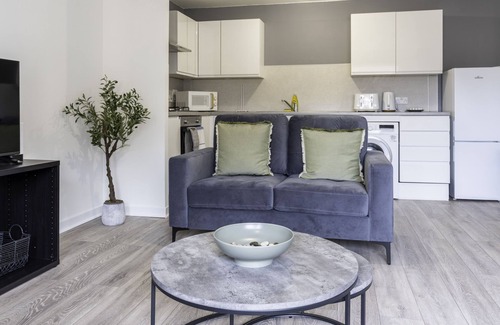 East End Apartment | Refreshing Modern Apartment in Glasgow
