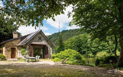Godinne House | Refuge bord de Meuse - Maas