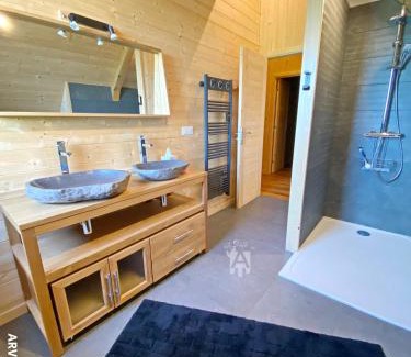 Chambon-sur-Lac Ski Chalet | Refuge de l'Angle