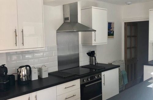 Swanage House | Refurbished house, close to the beach, quiet central location