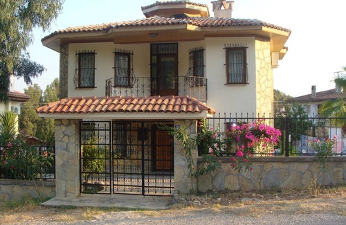 Akyaka Villa | Refurbished Spacious 6 bedroom detached villa with private pool