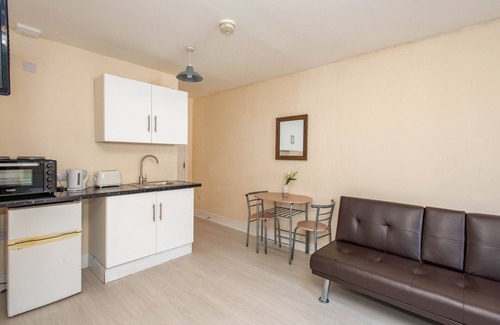 London Borough of Bromley Apartment | *REFURBISHED* Studio (1) 25 mins to London Bridge