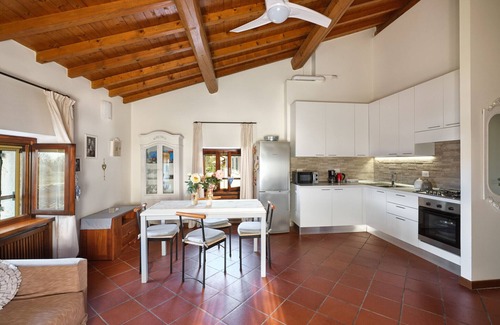 Affi Apartment | Regarda - Apartment Antico Convento, residence Paerno with pool and tennis