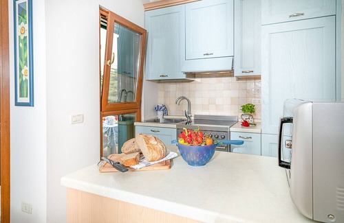 Cisano Apartment | Regarda -Blue View 1 apartment with lake view, 1 bedroom, pool
