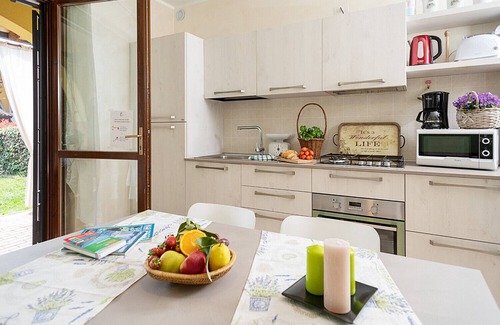 Cola Apartment | Regarda - cozy apartment L'Archetto with private garden, WiFi, pool