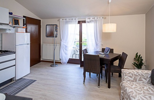 Montioni Apartment | Regarda - holiday apartment "Blitz 2" in Lazise with pool and airco