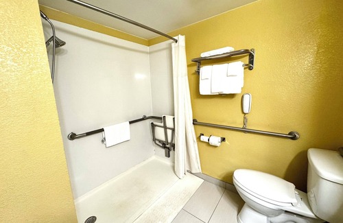 New London Hotel | Regency Inn and Suites - Handicapped Non Smoking King