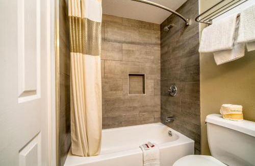 Downey Hotel | Regency Inn & Suites Downey