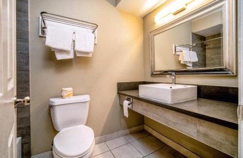 Downey Hotel | Regency Inn & Suites Downey