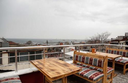 Emin Sinan Apartment | Reggae
