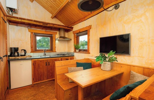Zuna Resort | Regge Cottage with hot tub | 4 people