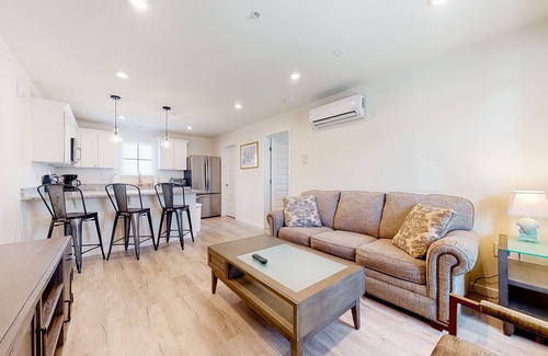 Rehoboth Beach Apartment | Rehoboth Beach House coastal condo w/pool, clubhouse, fast WiFi, & washer/dryer
