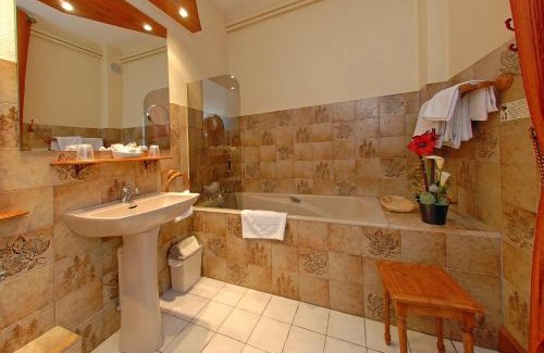 Saint-Alban-sur-Limagnole Hotel | Relais Saint Roch