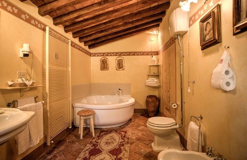San Pietro a Cegliolo Hotel | Relais Villa Baldelli