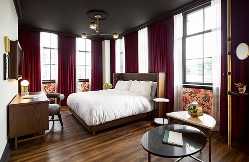 Riverside Hotel | Relax and Recharge! Boutique Property Near Distillery District and Greektown