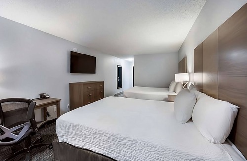Grants Pass Resort | Relax and Recharge! Stylish Unit Awaits! Quick Drive to Grants Pass Golf Club!