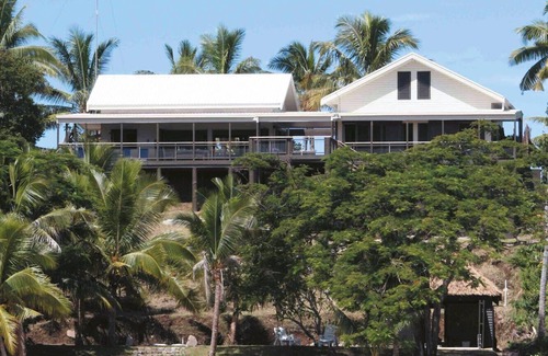 Nananu-i-Ra House | Relax and unwind in paradise - absolute beach front holiday home