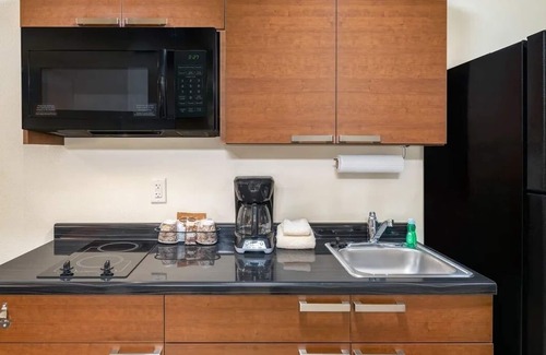 West Jordan Hotel | Relax and Unwind with All You Need for a Perfect Stay! Kitchen, Pets Allowed!