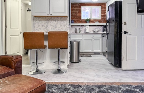 Cheesman Park House | Relax at a Cozy Garden Apt in Leafy Cheesman Park