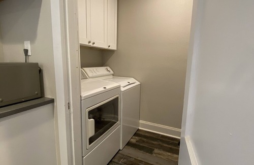 Fort Worth Cultural District House | Relax at the Lonestar Lodge! Close to all the fun in DFW!