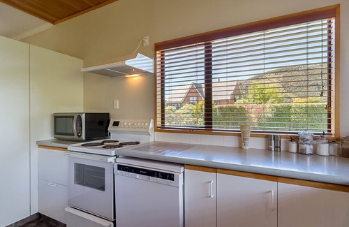 Wanaka Cottage | Relax at Wanaka - Wanaka Holiday Home With Wifi