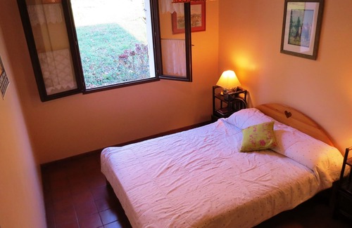 Montredon-Labessonnie House | Relax beside the Agout: boat ride, swimming, fishing and cultivation