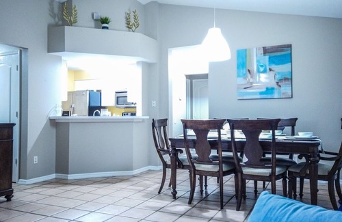 Temple Terrace House | Relax by the pool, casino fun just 5 mins away