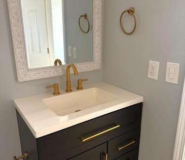 Berkeley Manor House | Relax & Explore Gulf Coast Modern Stay