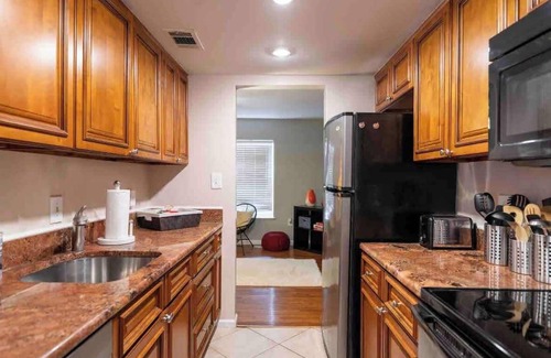 Long Reach House | Relax & have fun in this Columbia 3 level townhome