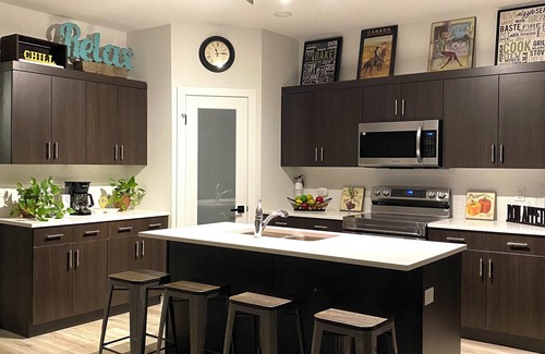 Winnipeg House | Relax in a brandnew home in WPG!3BR-3BA ,fully functional kitchen +parking +wifi